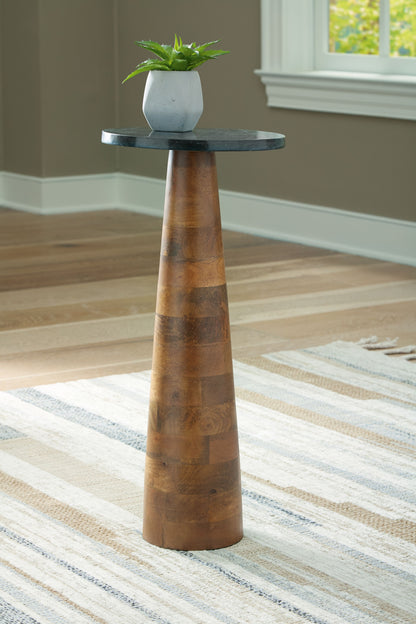 Quinndon - Accent Table - Brown / Black