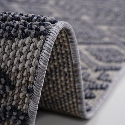 Guros - 6' X 9' Traditional Indoor / Outdoor Area Rug - White / Gray