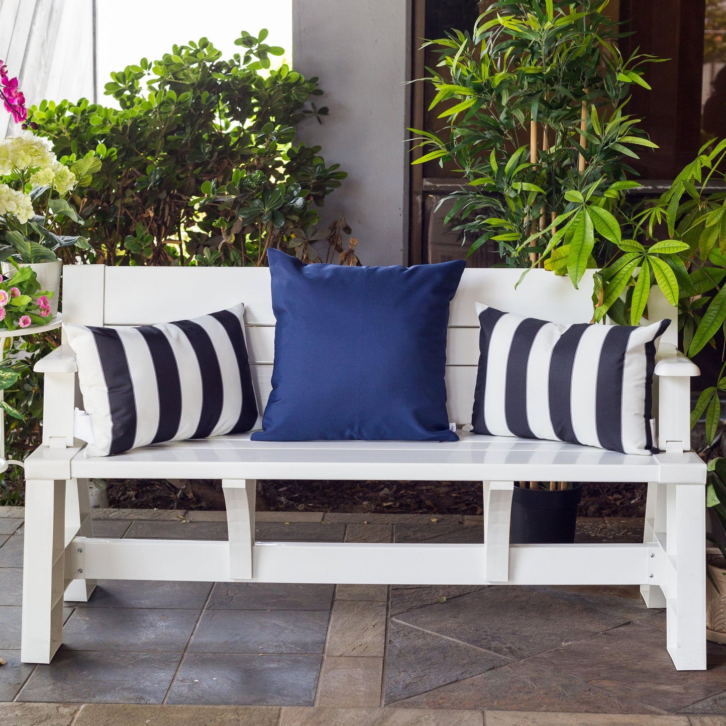 Horizon - Stripe Pillow Outdoor & Indoor - Black