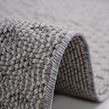 Guros - 6' X 9' Medallion Indoor / Outdoor Area Rug - White / Ivory